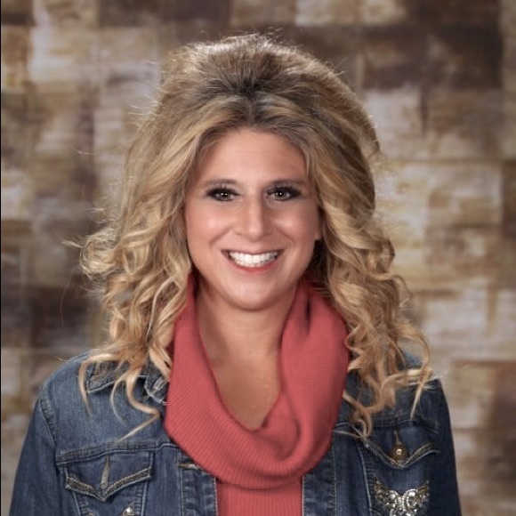 Meet your Posher, Evette - Picture 1 of 1